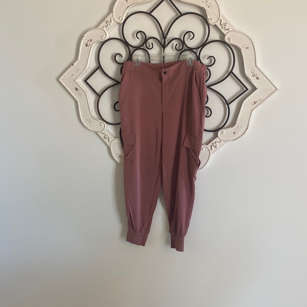 Jogger cargo pants with pockets